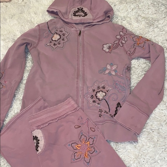 Vertigo Paris Other - Vertigo Paris Vintage embroidered sweatsuit set s